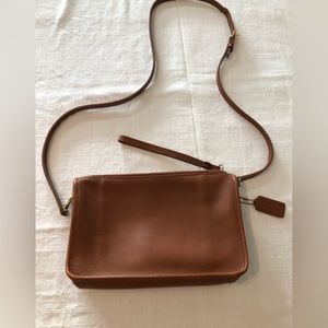 Coach Basic Bag, H6A-9455. British Tan. EUC